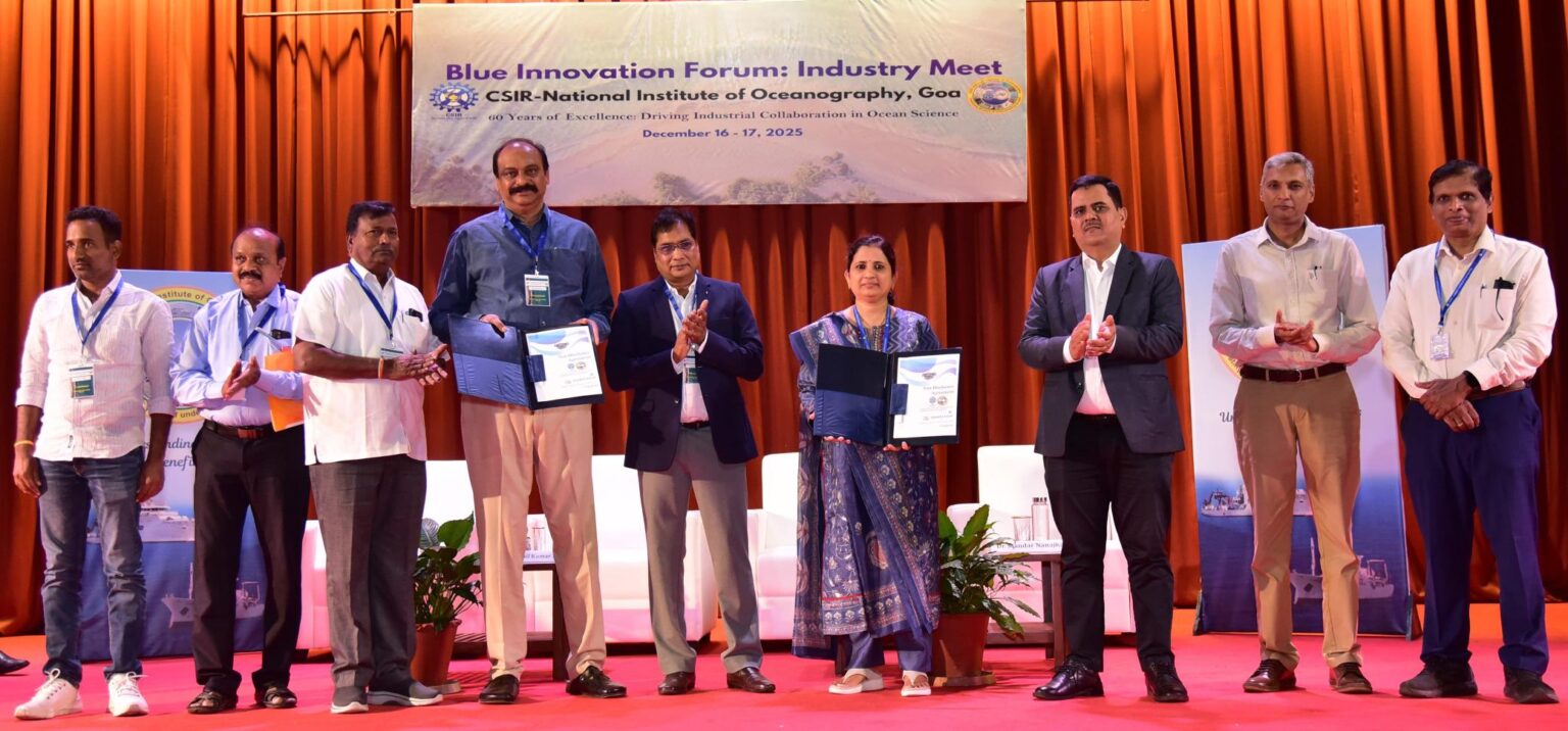 Glaukos Algae and CSIR–NIO officials exchange the Non-Disclosure Agreement on stage at the Blue Innovation Forum: Industry Meet, Goa, December 2025